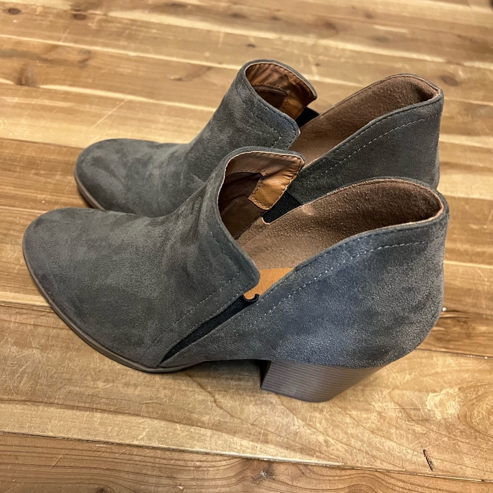 CityClassified booties - great condition